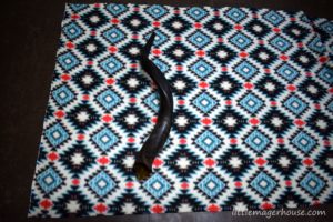 Here's how to make a cheap and easy, no-sew, DIY shofar bag! And the best part? It only cost me under $1! If you can tie knots, you can make this!